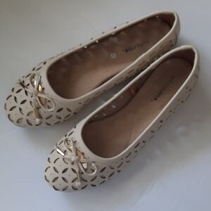 White Mountain Gold and Cream Geometric Flats